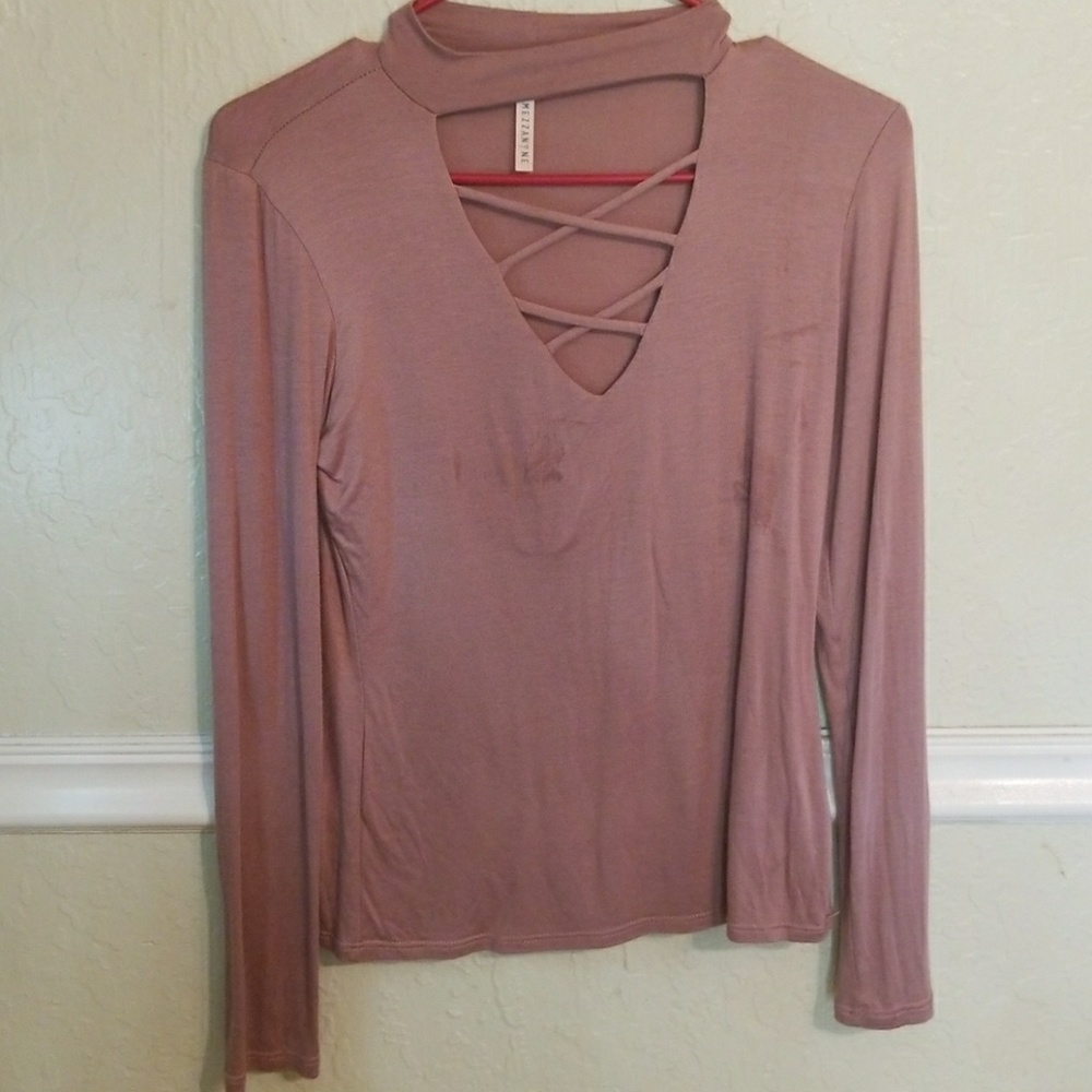 Long Sleeve with cut out in front